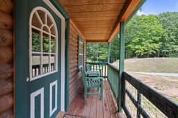 Rustic cabin above Smith Lake w/ hiking & Wi-Fi