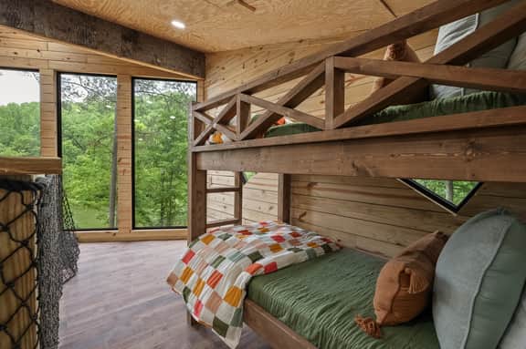 Lakeside Treehouse•Hike 300 acres•Outdoor Shower